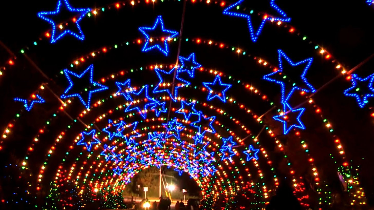 5 Of The Most Spectacular Holiday Light Displays