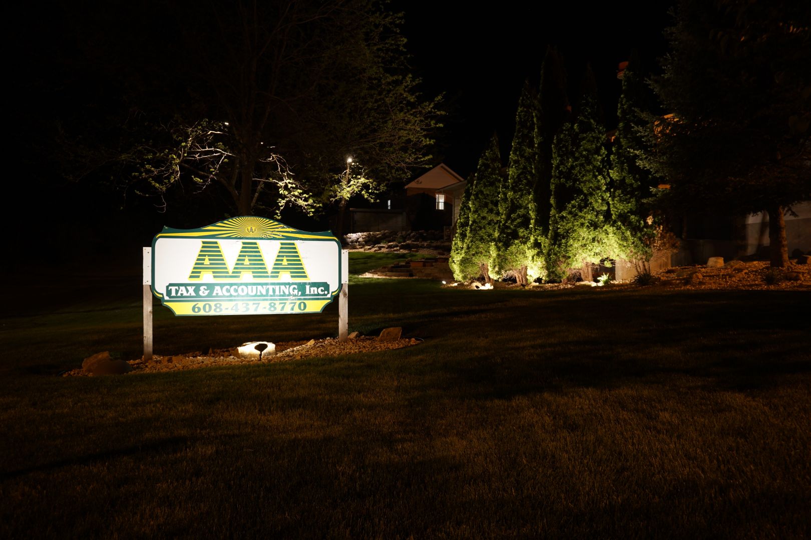 tax-time-landscape-lighting-project-mount-horeb-wi